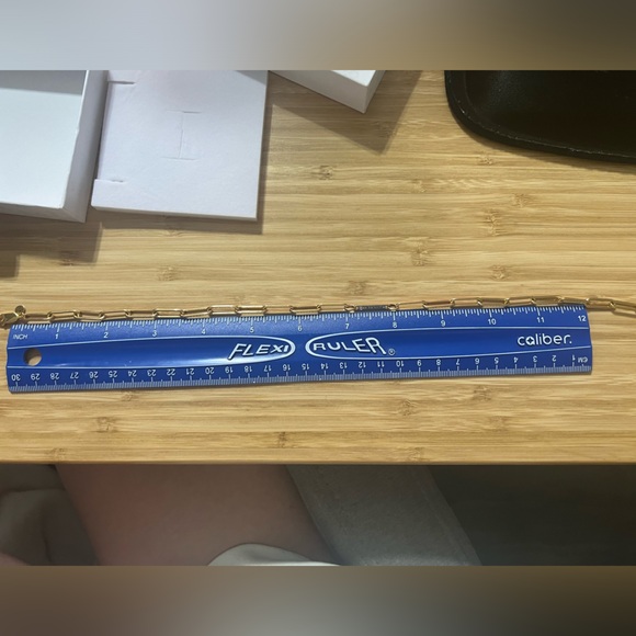 Oak and Luna IVY NAME PAPERCLIP CHAIN NECKLACE WITH DIAMOND - GOLD VERMEIL - Picture 9 of 9